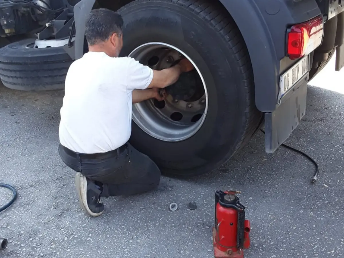 Uluborlu Oto Lastikçi